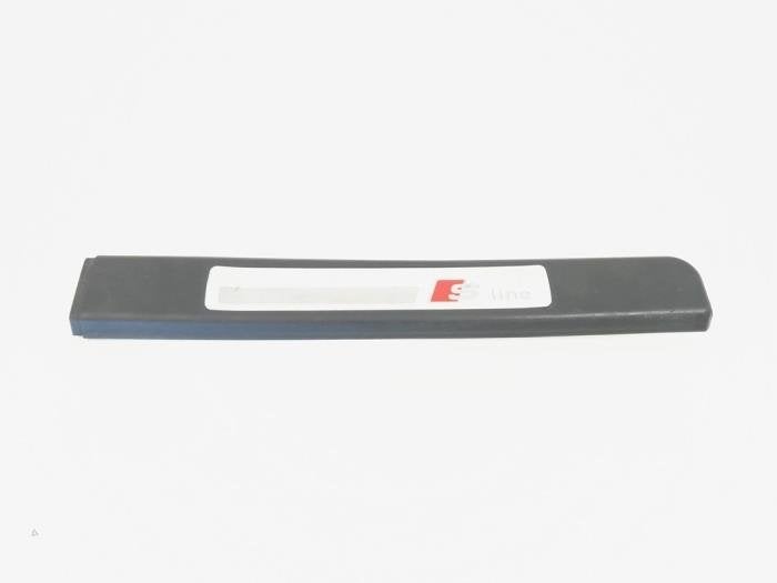 Marche-pied (list de couverture) gauche d'un Audi A3, -, 3 mois de garantie, Audi, Utilisé