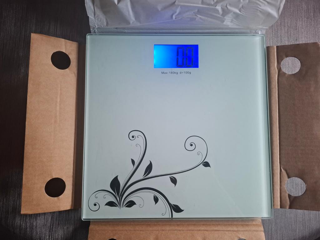 Personenweegschaal digitaal blauw licht 25 € of bied, Elektronische apparatuur, Weegschalen, Ophalen, Personenweegschaal