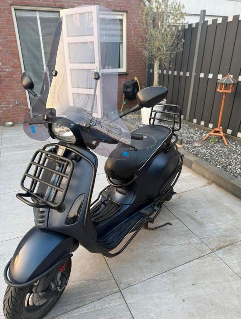 Vespa Sprint - A klasse, Ophalen, Zo goed als nieuw, Benzine, 50 cc