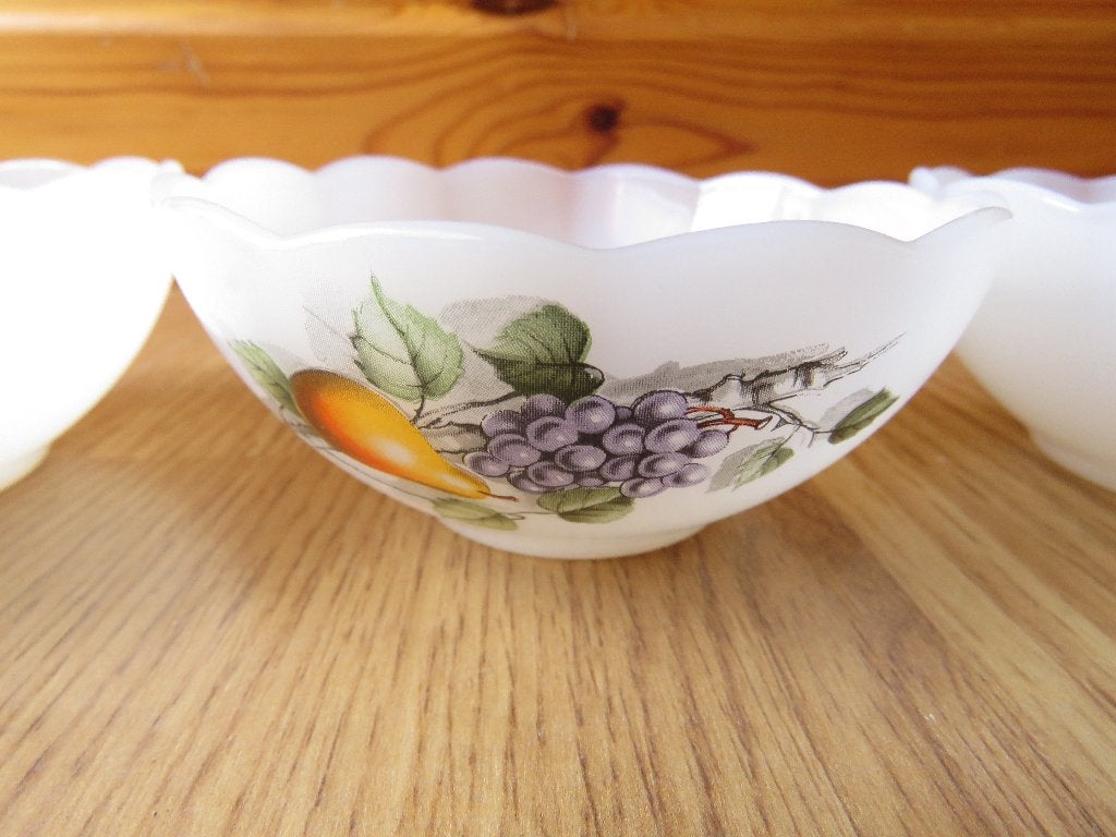 vintage arcopal 4 ramequins motifs Fruits de France, Maison & Meubles, Cuisine | Vaisselle, Enlèvement ou Envoi, Vintage, Comme neuf