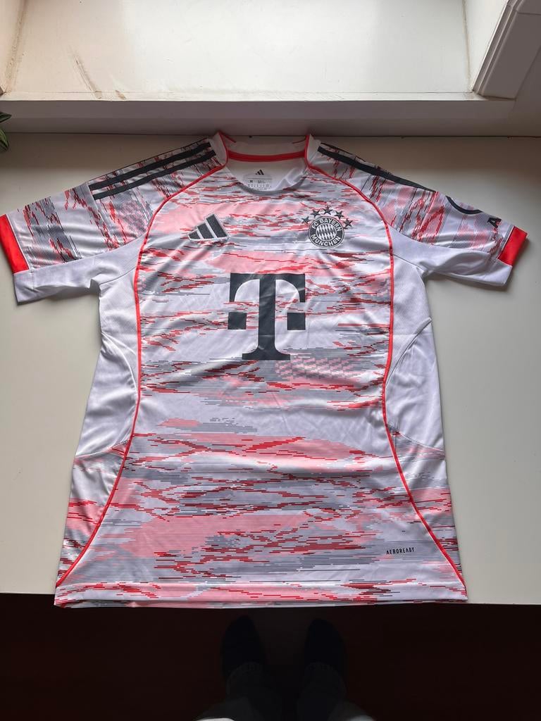 Fc Bayern Munchen, Ophalen of Verzenden, Zo goed als nieuw, Maat 52/54 (L), Wit