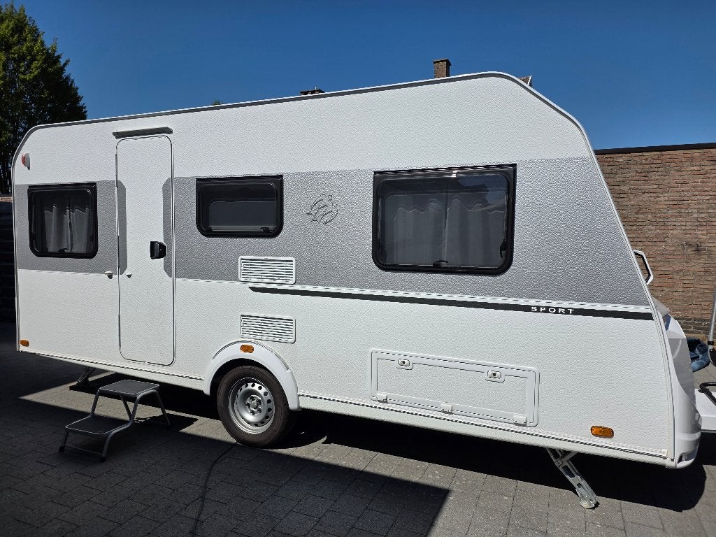 Knaus Sport 460 EU, 6/2025, lengtebedden, 2x gebruikt!, 2 aparte bedden, Rondzit, Particulier, 5 tot 6 meter
