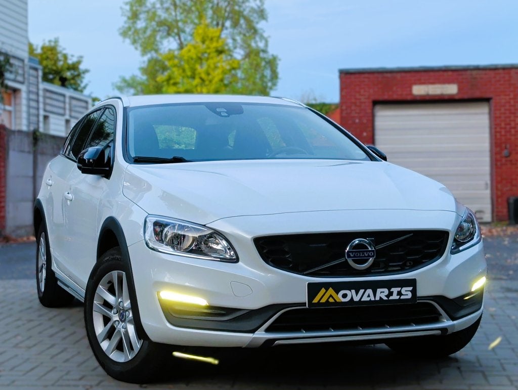 VOLVO V60 CROSS COUNTRY D3 KINETIC REMORQUE 37000 KM!, Cuir, Essai à domicile, Achat, 1800 kg
