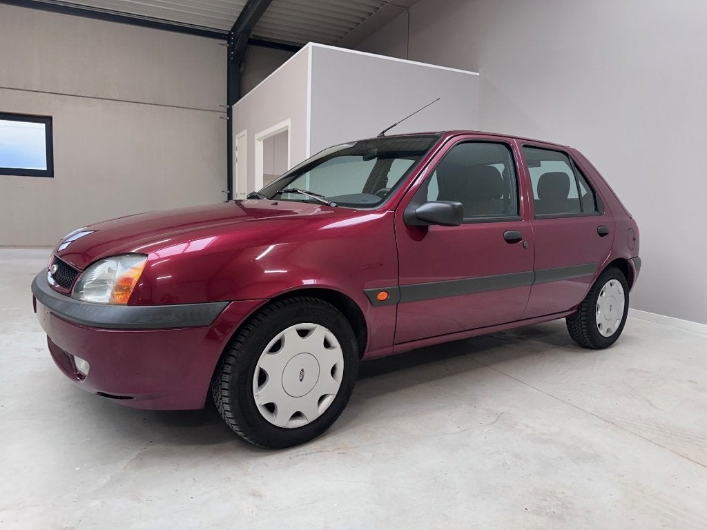 Ford Fiesta 1.3i Slechts 40000km Gekeurd VVK, Autos, Achat, Entretenue par le concessionnaire, Noir, 5 portes