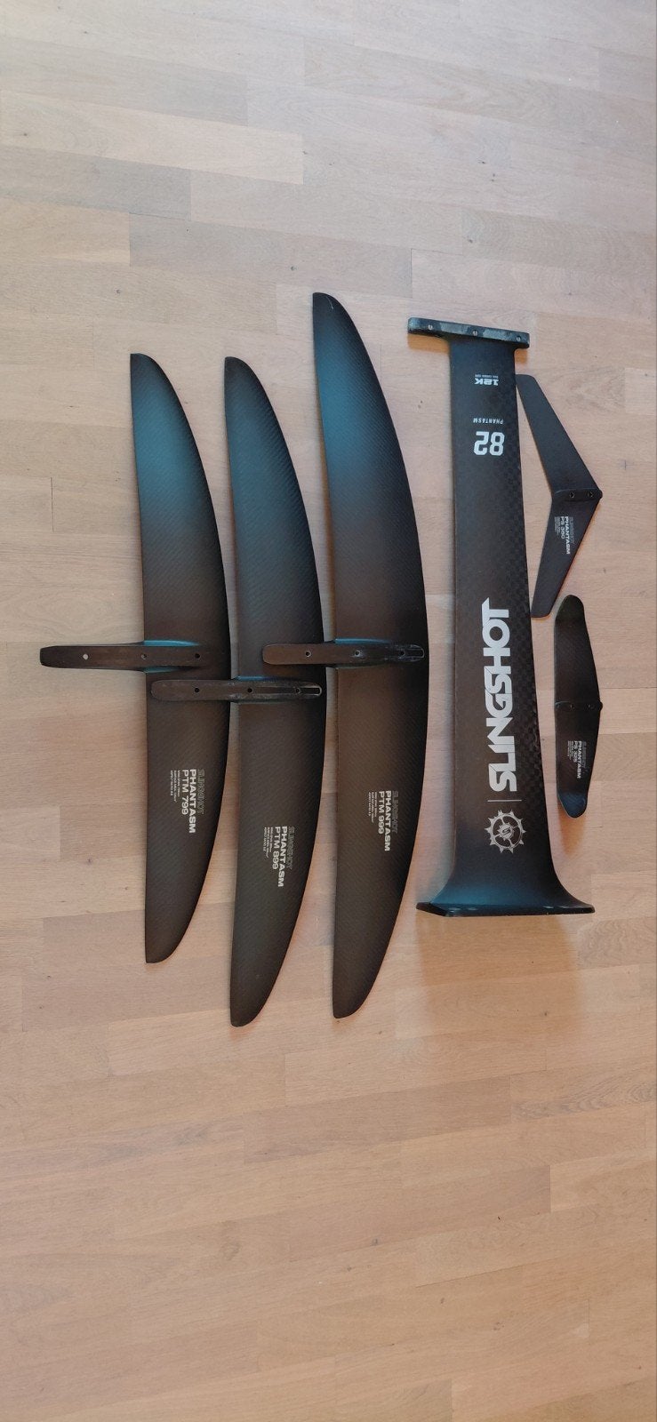 Slingshot phantasm PTM 999, 899, 799 + Carbon 12K mast 82cm, Watersport en Boten, Ophalen, Gebruikt, Wingsurf-hydrofoil