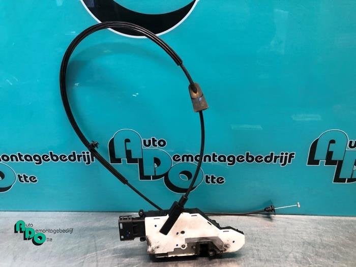 Serrure portière mécanique 2portes droite d'un Peugeot 207, -, 3 mois de garantie, Utilisé, -