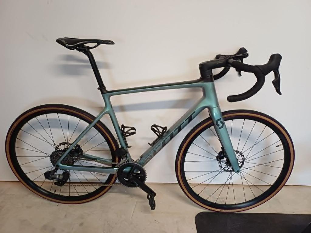 Racefiets Scott Addict 10 - Maat 56 (L), 28 inch, Zo goed als nieuw, Meer dan 20 versnellingen, Schijfrem