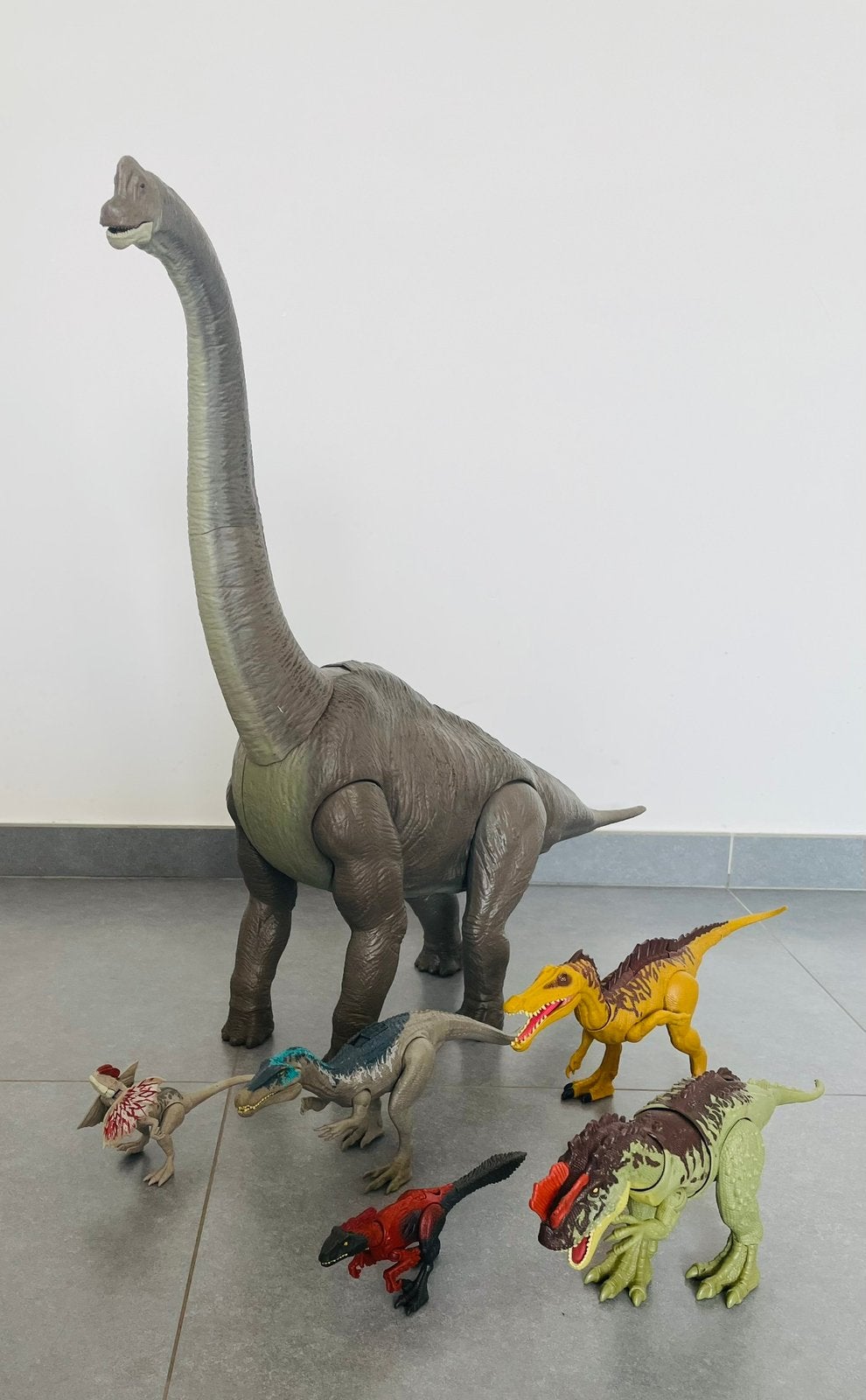 LOT JURASSIC WORLD MATTEL 6 PIÈCES DONT BRACHIOSAURUS GÉANT, Enlèvement, Comme neuf