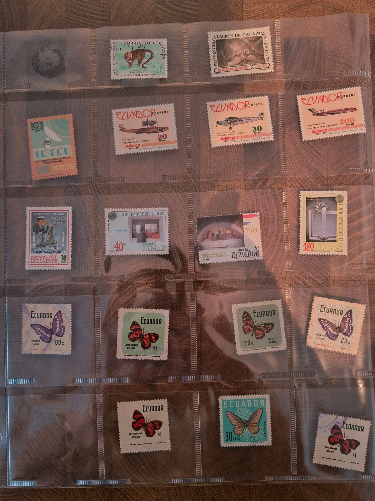37 Timbres de l'Équateur, Enlèvement ou Envoi