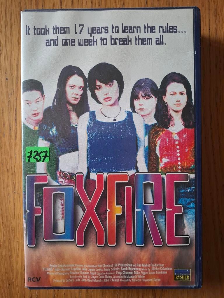 Foxfire - vhs - 1996 - Dutch subs - Angelina Jolie - rare, CD & DVD, VHS | Film, À partir de 16 ans, Enlèvement ou Envoi, Comme neuf