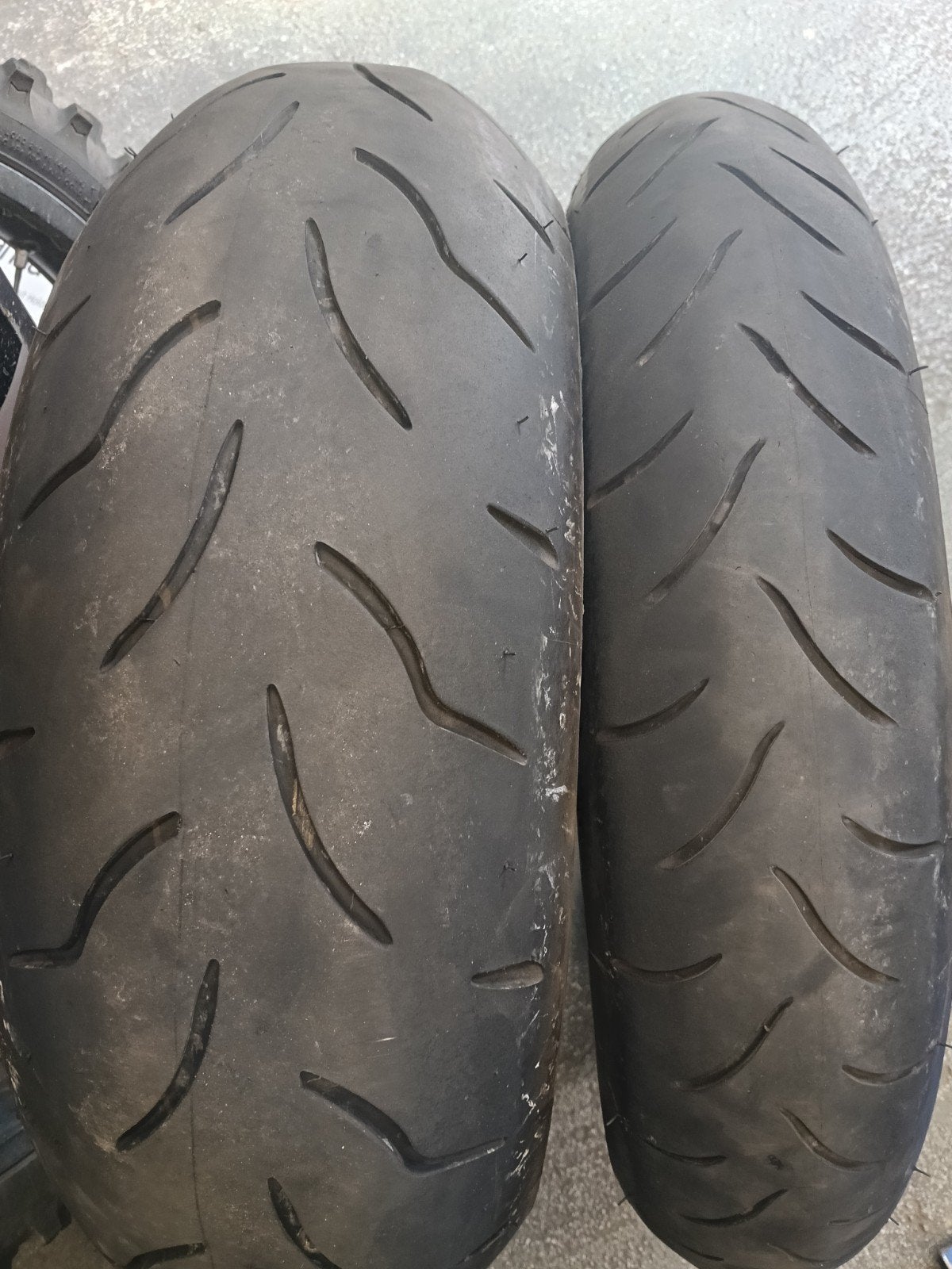 pneus moto Bridgestone, Motoren, Ophalen