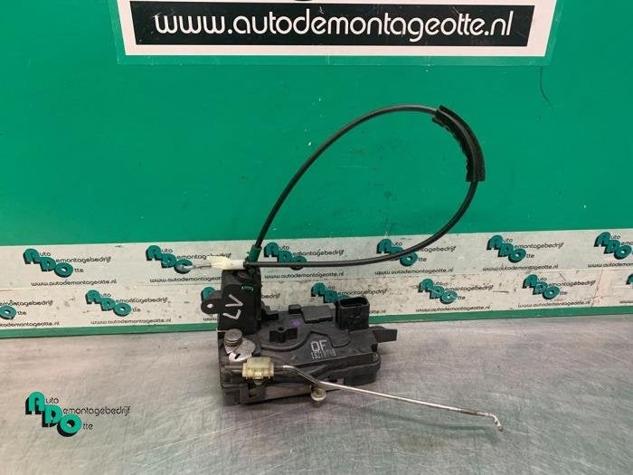 Serrure portière mécanique 4portes avant gauche d'un Opel, -, Opel, 3 mois de garantie, Utilisé