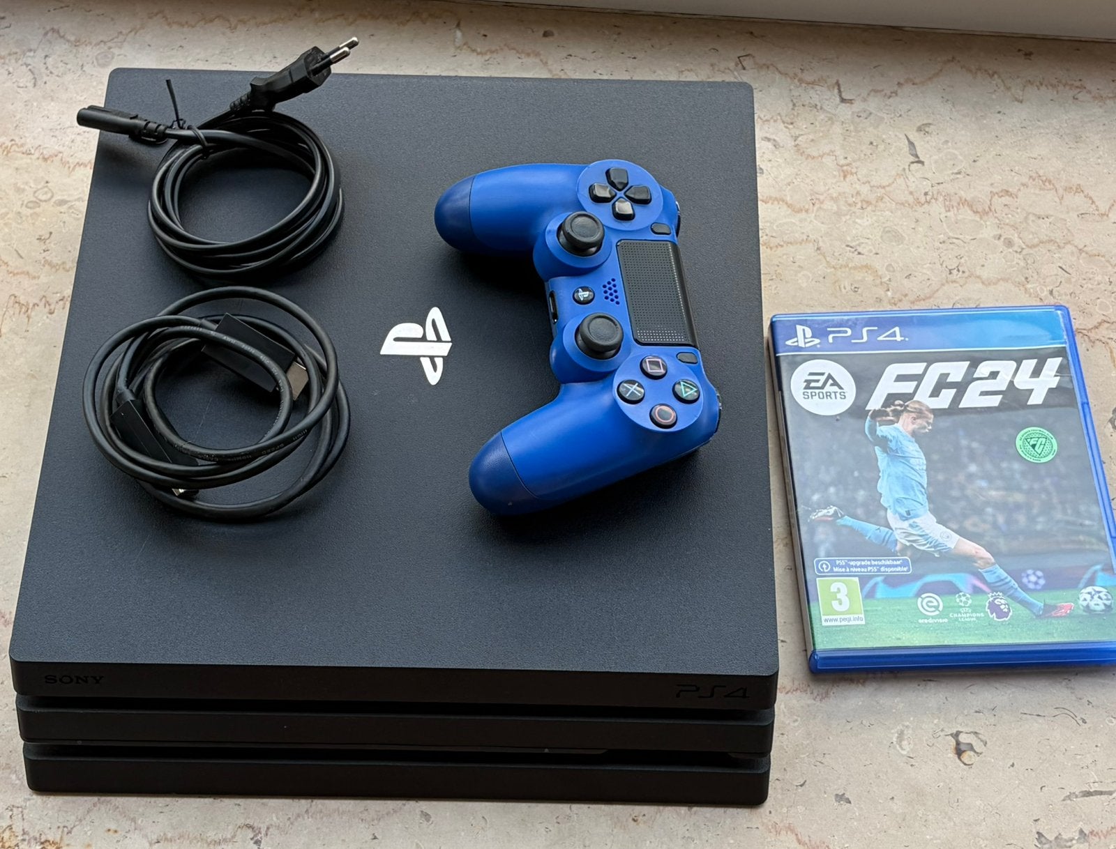 PS4 Pro 2019 model, Games en Spelcomputers, Spelcomputers | Sony PlayStation 4, Met games, Ophalen of Verzenden, Zo goed als nieuw
