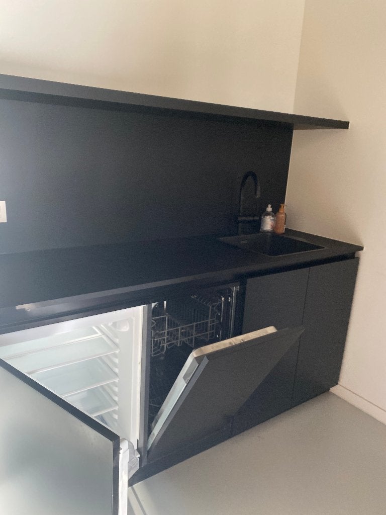 Keukentje architectenbureau  - incl. toestellen : 450 euro, Huis en Inrichting, Ophalen, Zwart, Enkelwandige keuken, Zo goed als nieuw