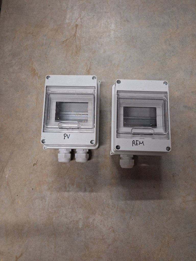 Electrische verdeeldoos PV en REM, Ophalen, Zo goed als nieuw