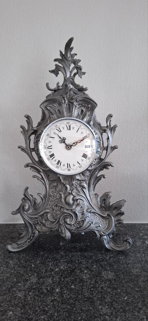 Tinnen schouwmantelklok H45cm style Louis XV batterij 1,5V, Antiek en Kunst, Antiek | Klokken, Ophalen of Verzenden