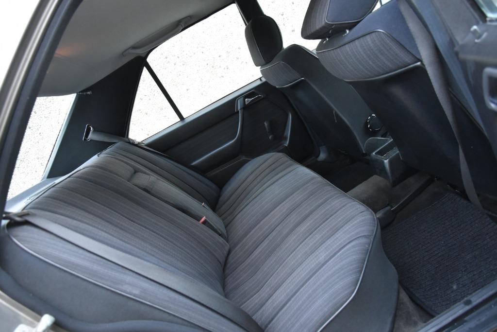 Mercedes-Benz E 230 Benzine Oldtimer Zeer Proper !, foto 10