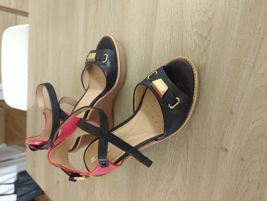 Sleehak sandalen Geox 37,5 NIEUWE!, Zwart, Nieuw, Sandalen of Muiltjes, Ophalen