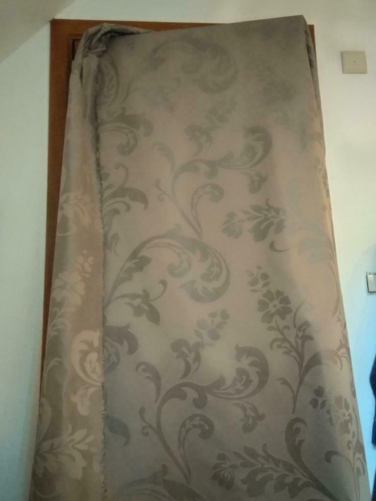4 mètres de tissus pour tentures. Neuf  coloris taupe., Enlèvement ou Envoi, Comme neuf, Gris