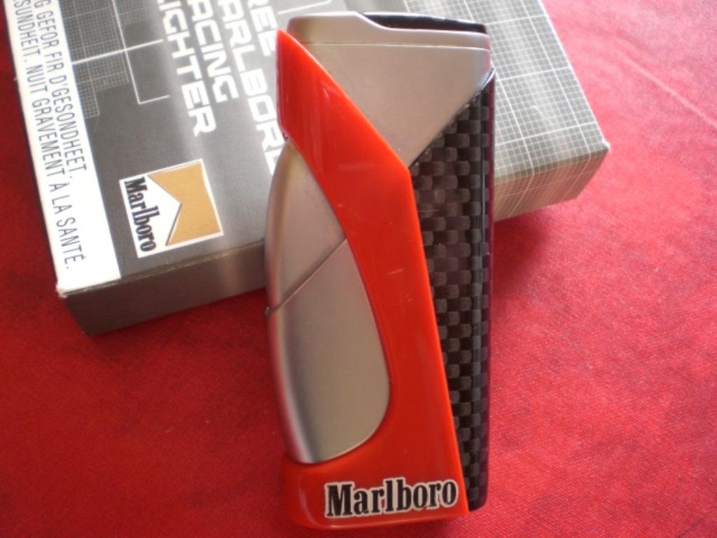 Collection Briquet rouge et noir argenté. MARLBORO N2, Enlèvement ou Envoi, Comme neuf, Briquet