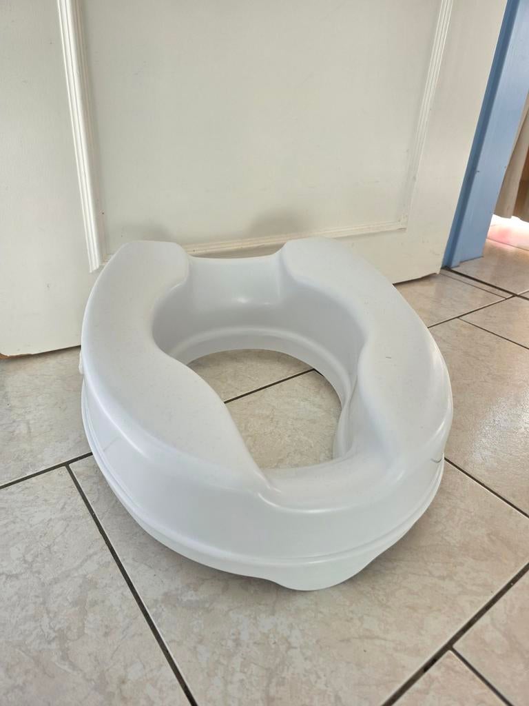 2 wc verhogers., Enlèvement