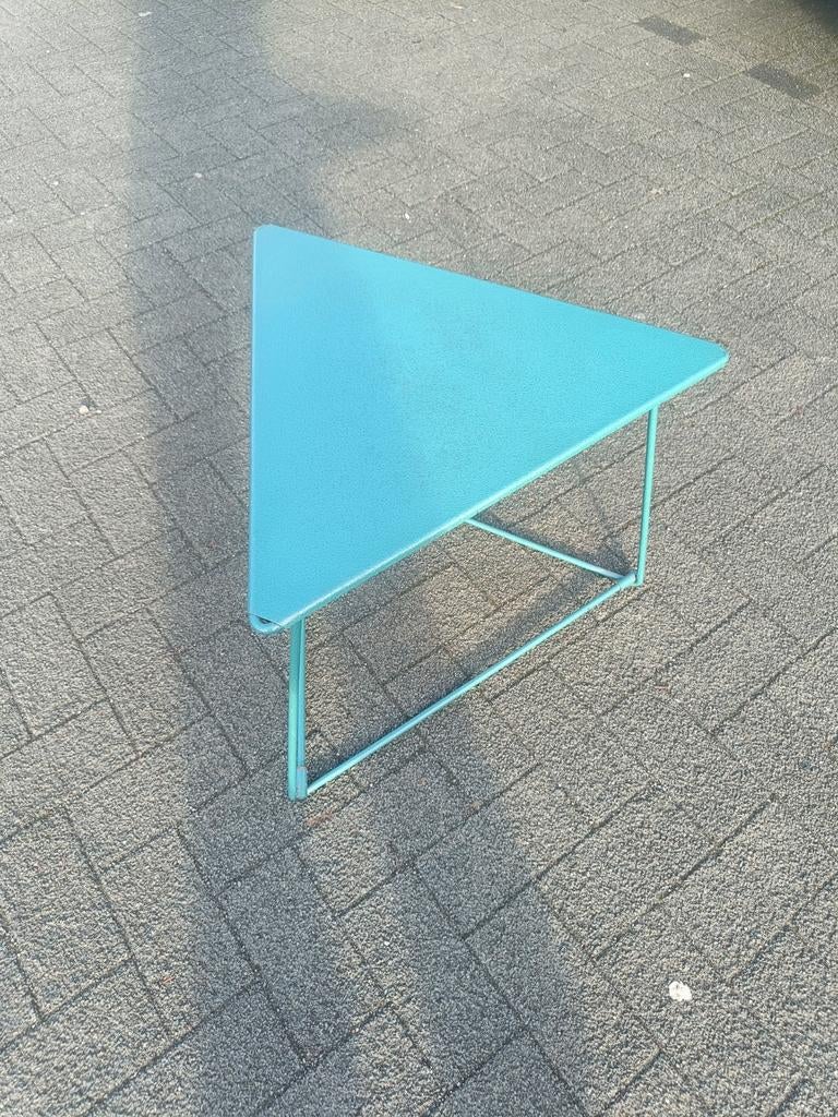 Niels Gammelgaard model Oti salontafel, Enlèvement