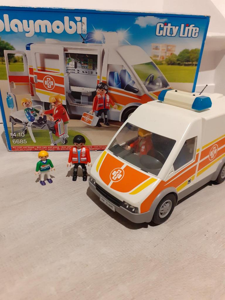 Ambulance playmobil 6685, Kinderen en Baby's, Speelgoed | Playmobil, Ophalen, Gebruikt, Complete set