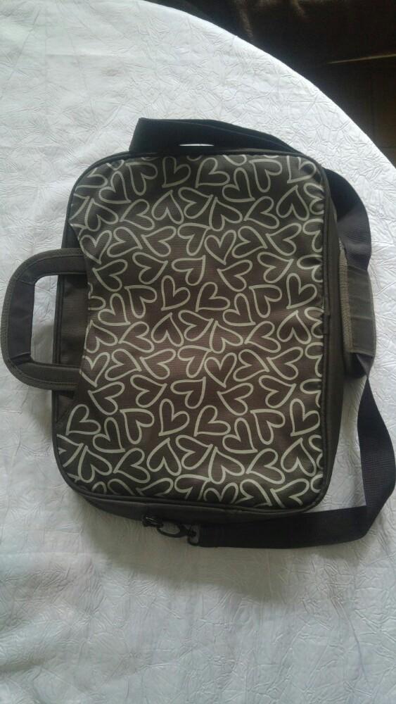 Sacoche Sac bandoulière ordinateur portable 17" max Trust, Enlèvement ou Envoi, Comme neuf