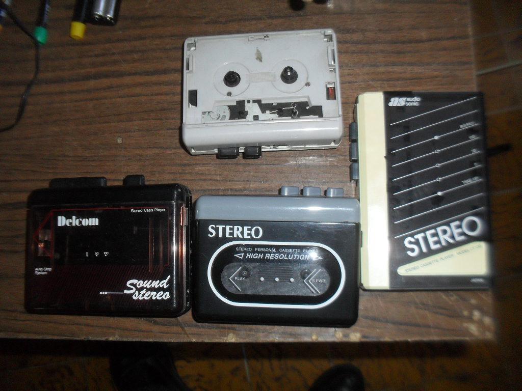 Lot de 5 Walkman a reparer / pièces, Enlèvement, Walkman ou Baladeur