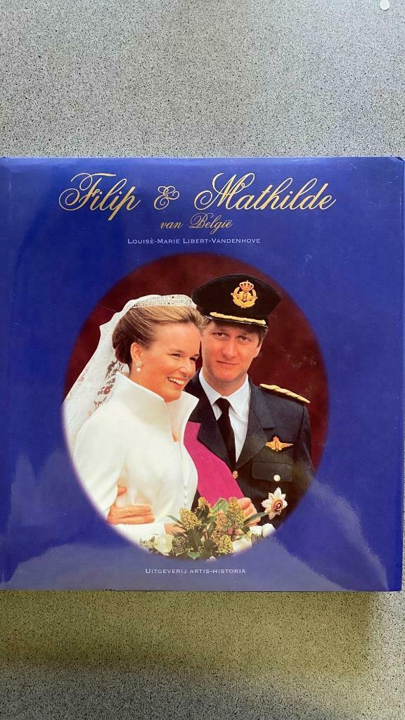 Boek Filip en Mathilde van België, Verzamelen, Ophalen of Verzenden, Zo goed als nieuw, Tijdschrift of Boek