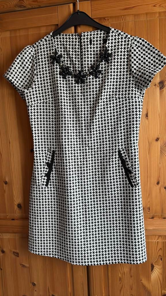 Rinascimento zwart wit bloem kleed large, Kleding | Dames, Ophalen of Verzenden, Zo goed als nieuw, Wit