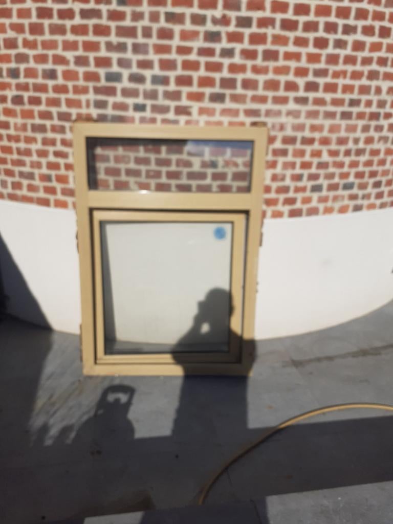 Châssis oscillo battant pvc kommerling chêne clair/ blanc, Bricolage & Construction, Châssis & Portes coulissantes, 75 à 150 cm