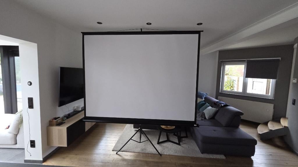 Groot projectiescherm 120" op statief, Ophalen, Handmatig, Nieuw