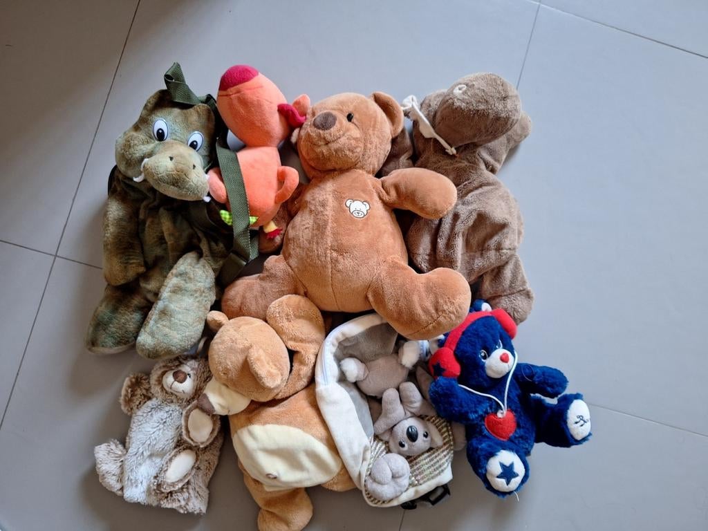 Lot de peluches et sac à dos peluches, Enlèvement, Comme neuf