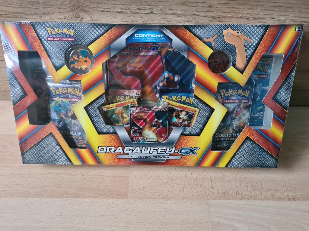 Dracaufeu GX Collection Premium - Coffret Pokemon Neuf, Hobby & Loisirs créatifs, Enlèvement ou Envoi, Neuf, Booster box