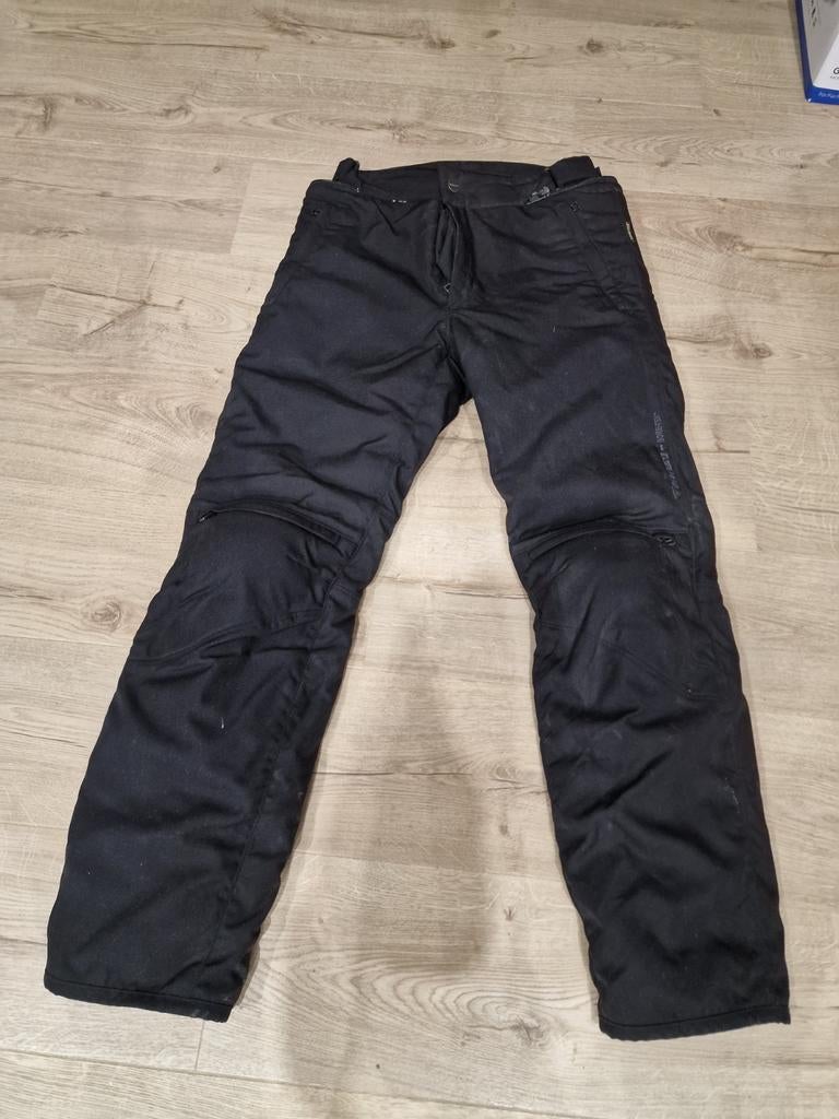 Pantalon dainese taille 52, Enlèvement