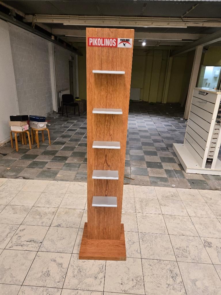Winkelrek winkeldisplay, Enlèvement