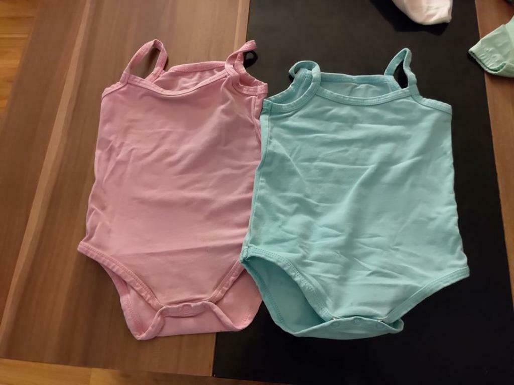 Lot de 2 body top taille 74/80, Enfants & Bébés, Enlèvement, Comme neuf, Fille, Vêtements de nuit ou Sous-vêtements