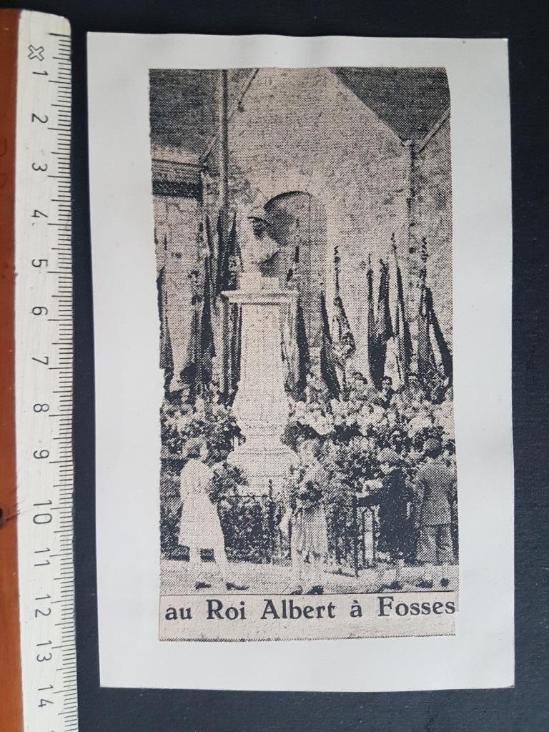 Coupure : Monument au Roi Albert à Fosses la Ville, Collections, Objets militaires | Général, Armée de terre, Envoi
