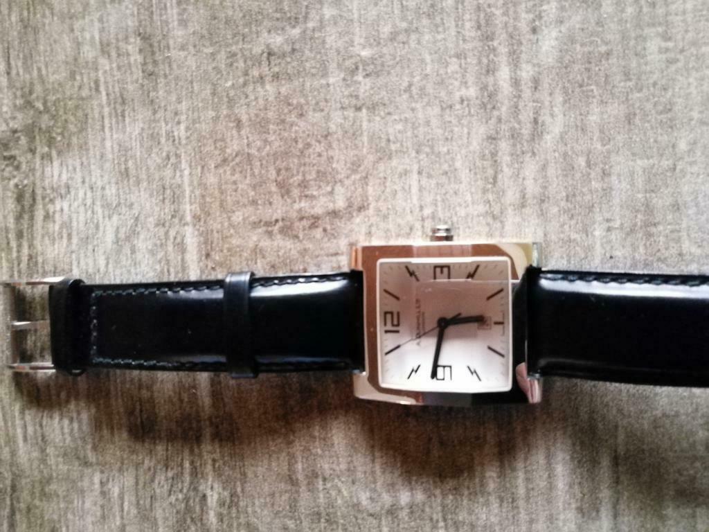 Montre Homme Facet de la marque Alfred Dunhill., Montre-bracelet, Autres marques, Enlèvement ou Envoi, Cuir