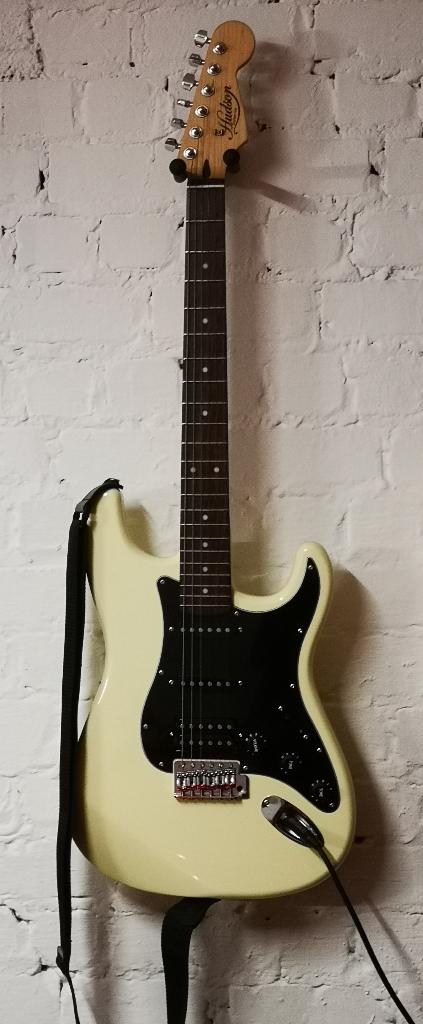 Guitare électrique Hudson+ampl Roland Cube30+pédale BossME25, Autres marques, Avec ampli, Enlèvement, Utilisé