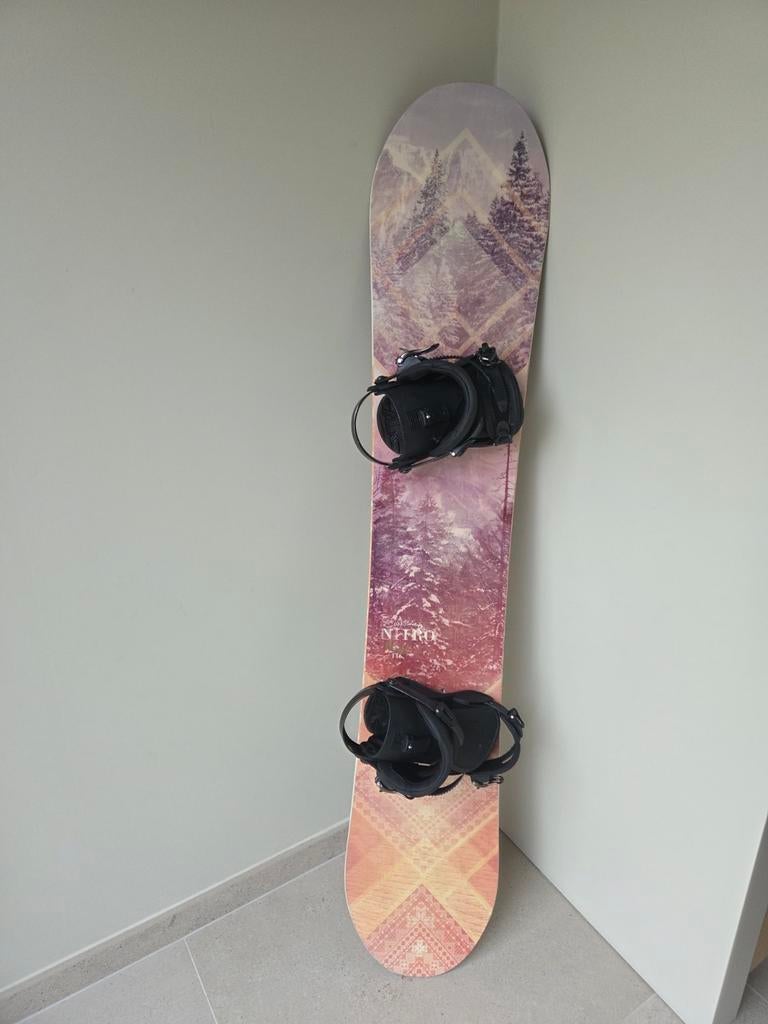 Nitro mercy 146 snowboard met boots maat 39 en boardbag, Ophalen, Zo goed als nieuw, Board