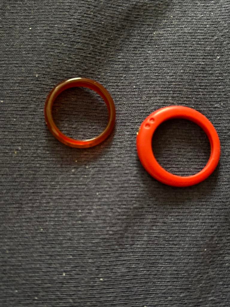 2 stuk dames ringen, Handtassen en Accessoires, Ophalen, Gebruikt, Dame