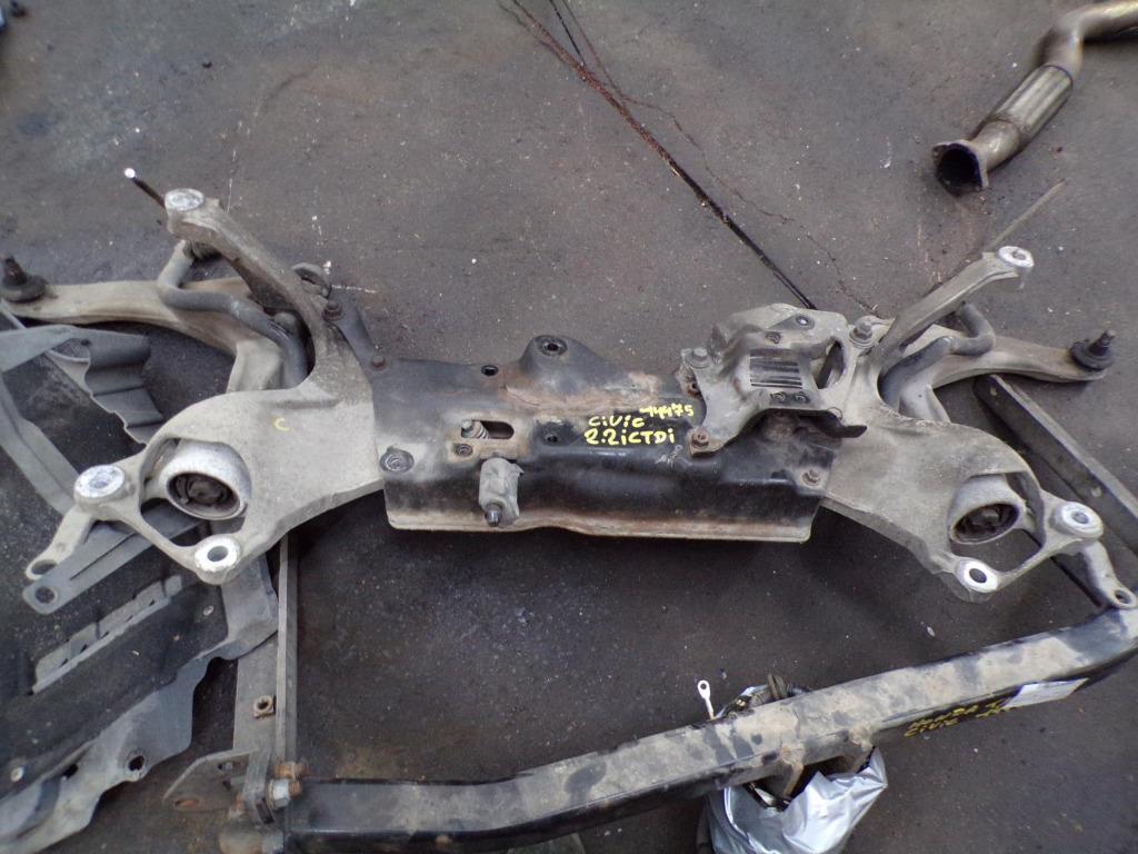 Berceau avant Honda Civic 8 2.2CTDi 103kw 2007-2008, Autos : Pièces & Accessoires, Suspension & Châssis, Honda, Utilisé, Enlèvement ou Envoi