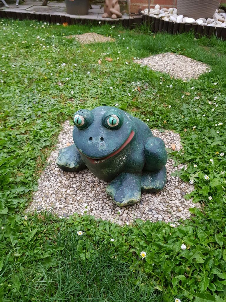 Betonnen groene kikker spuitfiguur., Tuin en Terras, Tuinbeelden, Ophalen, Zo goed als nieuw, Beton, Overige typen