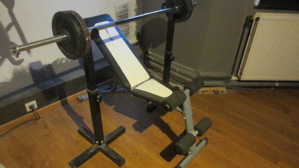 oefenbank met stang en 40 kilo gewichten, Sport en Fitness, Ophalen, Gebruikt