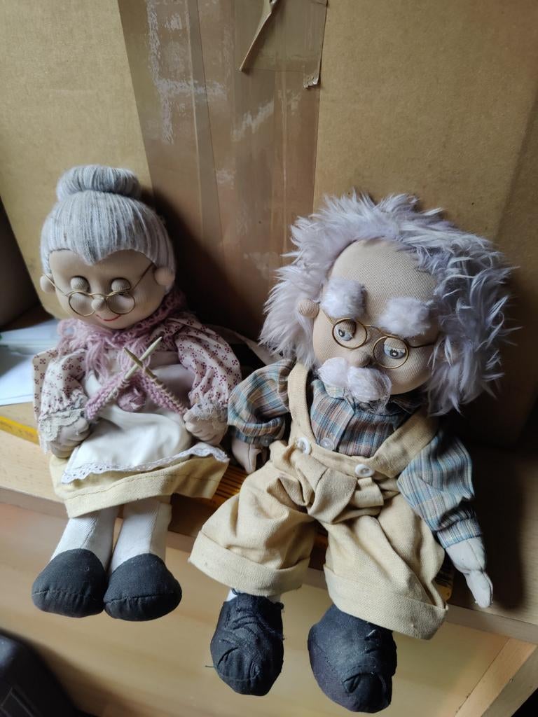 Twee poppen, Verzamelen, Poppen, Ophalen of Verzenden, Zo goed als nieuw