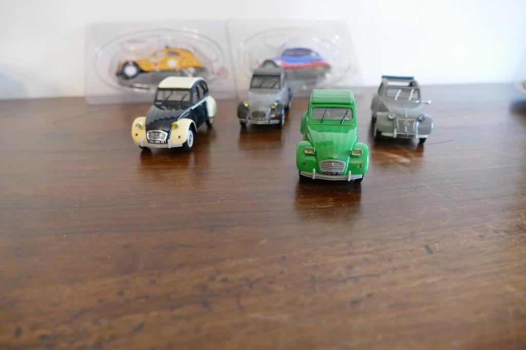 Miniatures Citroën 2CV (série 1), Hobby & Loisirs créatifs, Voitures miniatures | 1:43, Comme neuf, Voiture, Autres marques, Enlèvement ou Envoi