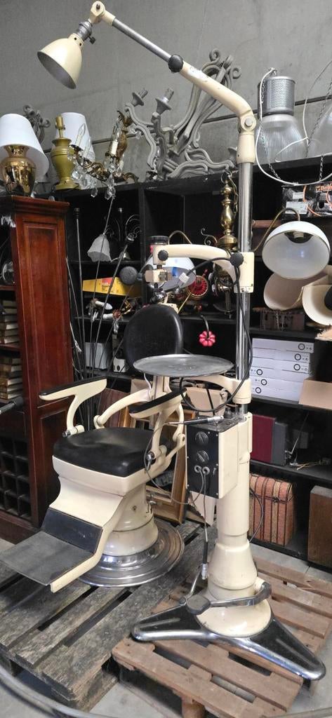 Oogartssstoel apparatuur dokterstoel tandarts retro vintage, Ophalen