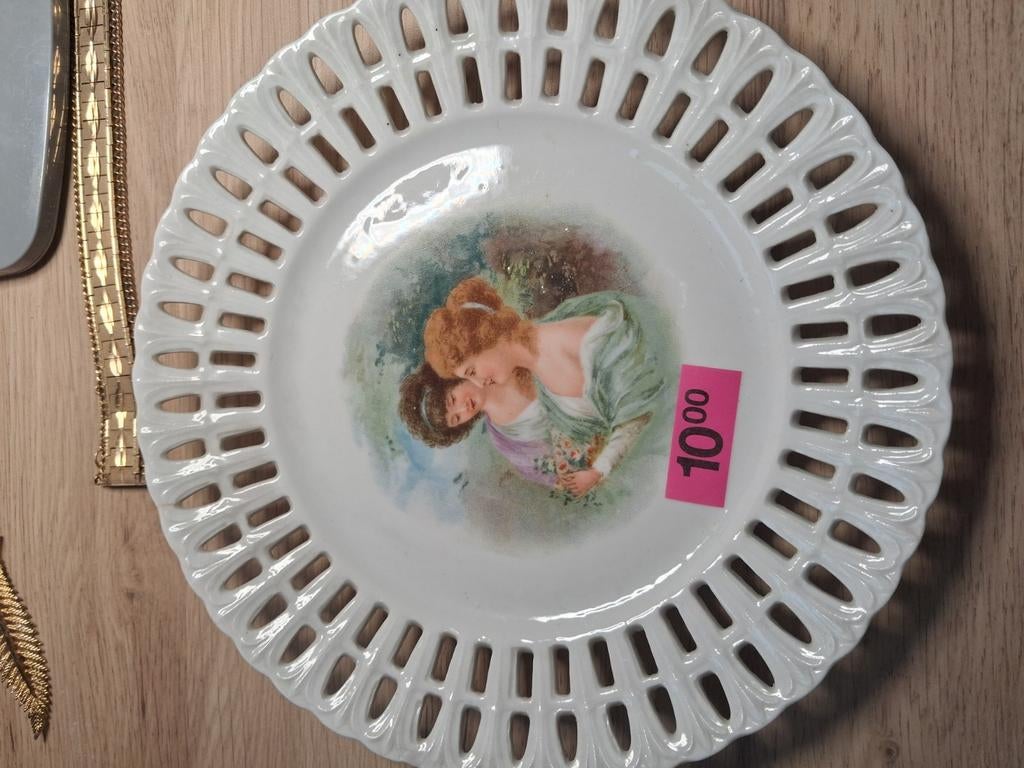 Assiette française en céramique LIMOGE., Enlèvement